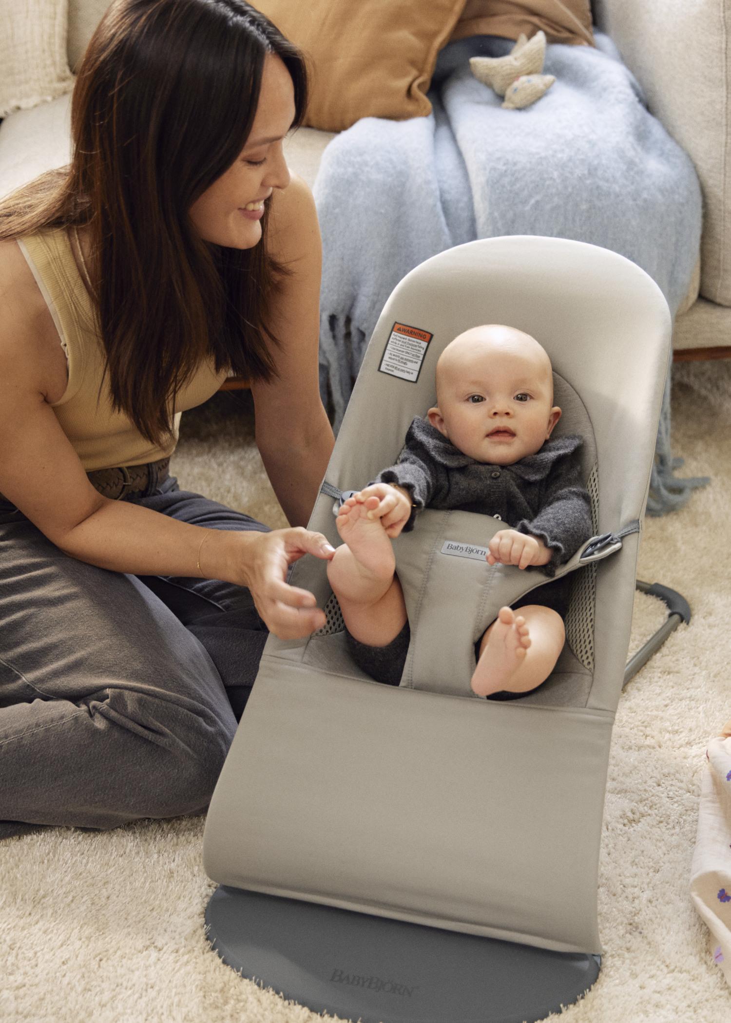 Bouncer Balance Soft in Sand gray Woven/Jersey Trifabric - BabyBjörn