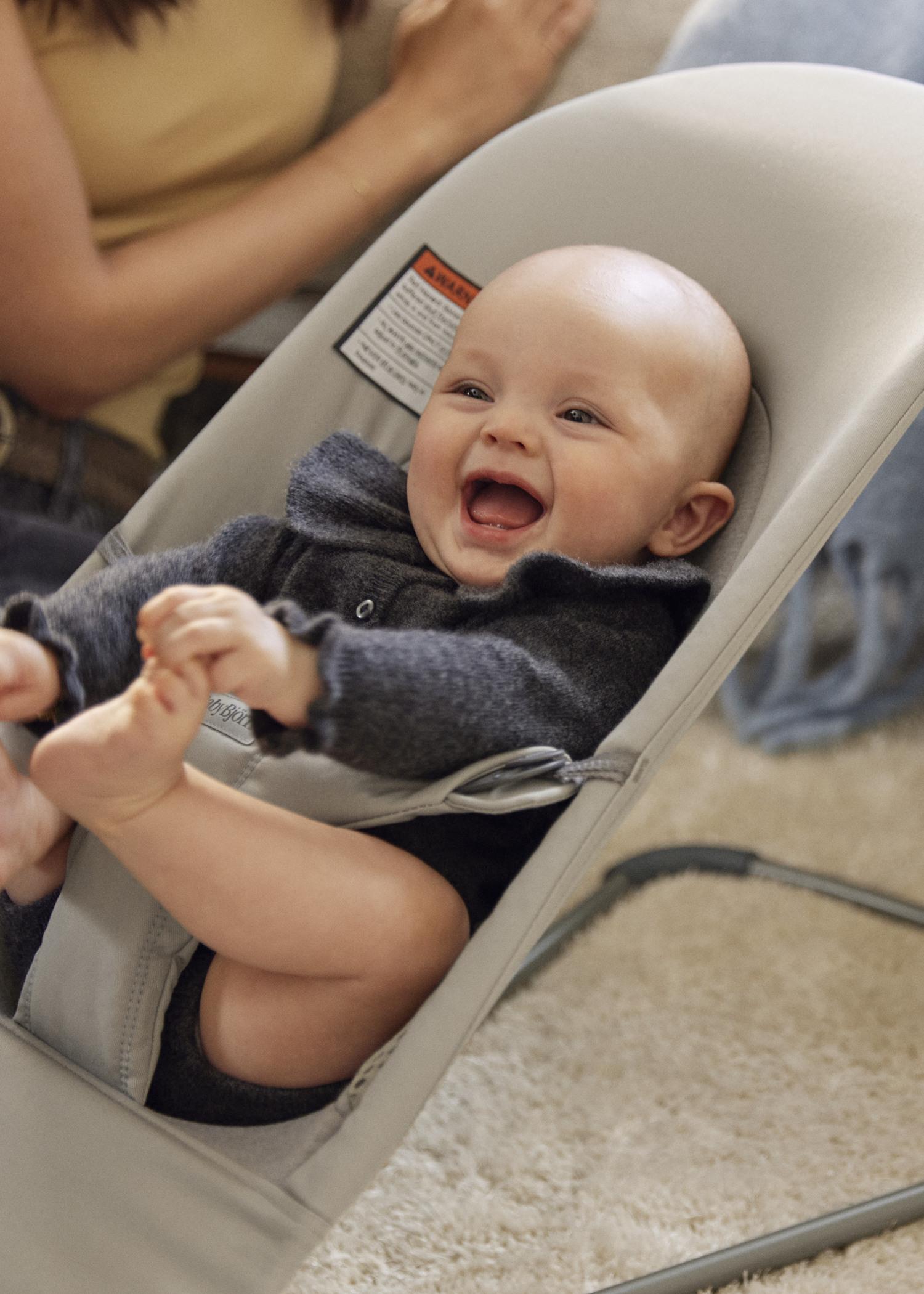 Bouncer Balance Soft in Sand gray Woven/Jersey Trifabric - BabyBjörn