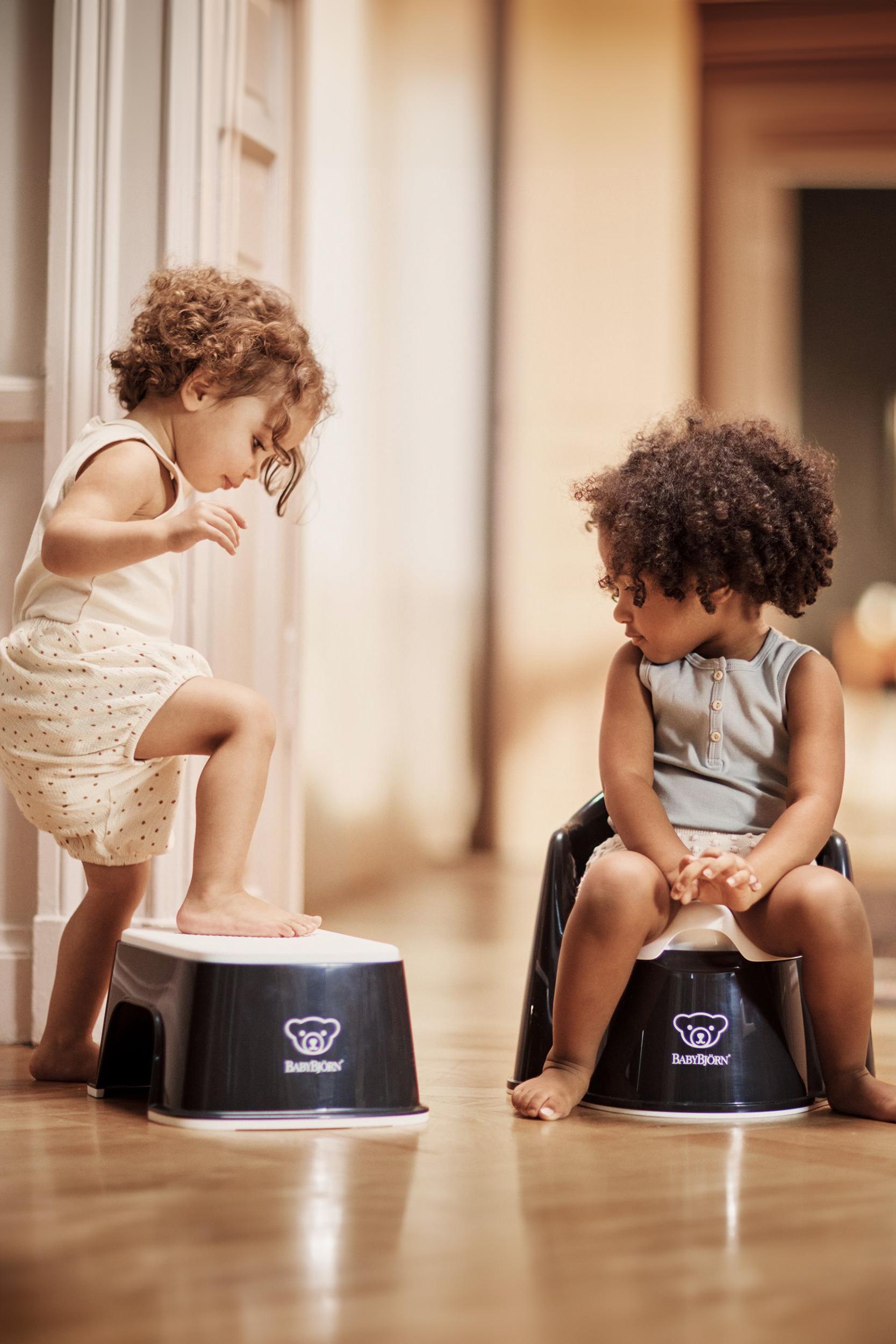 Potty Training Kit Black and White BabyBjörn