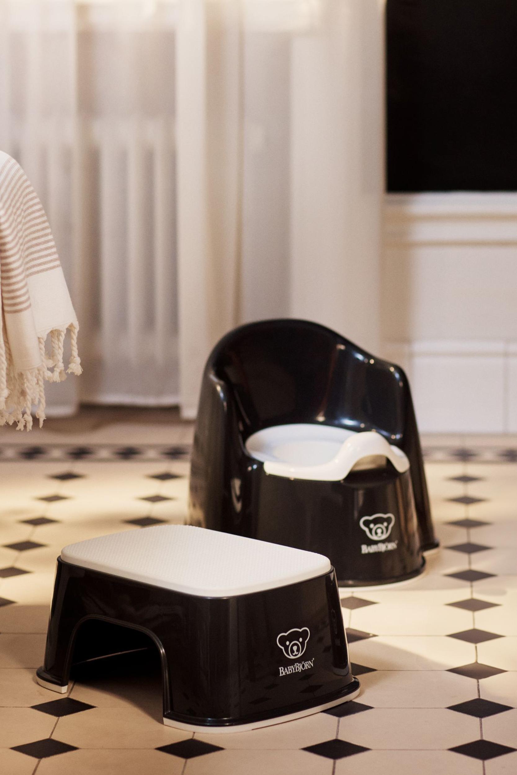 Potty Training Kit Black and White BabyBjörn